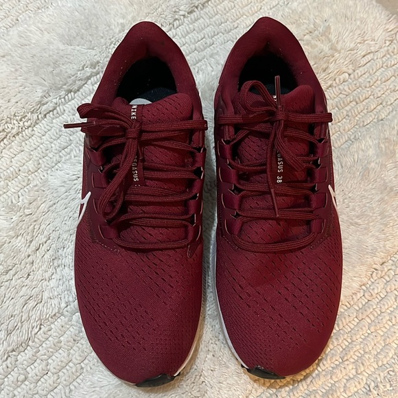 Men's Nike Air Zoom Pegasus 38 Burgundy  Running Shoes #CZ1901 601 - Picture 1 of 3